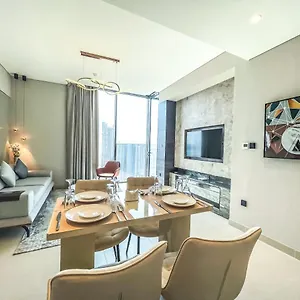 By Latinem Luxury 2br Cv B2513 Near Burj Khalifa دبي