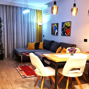 Luxury تيرانا